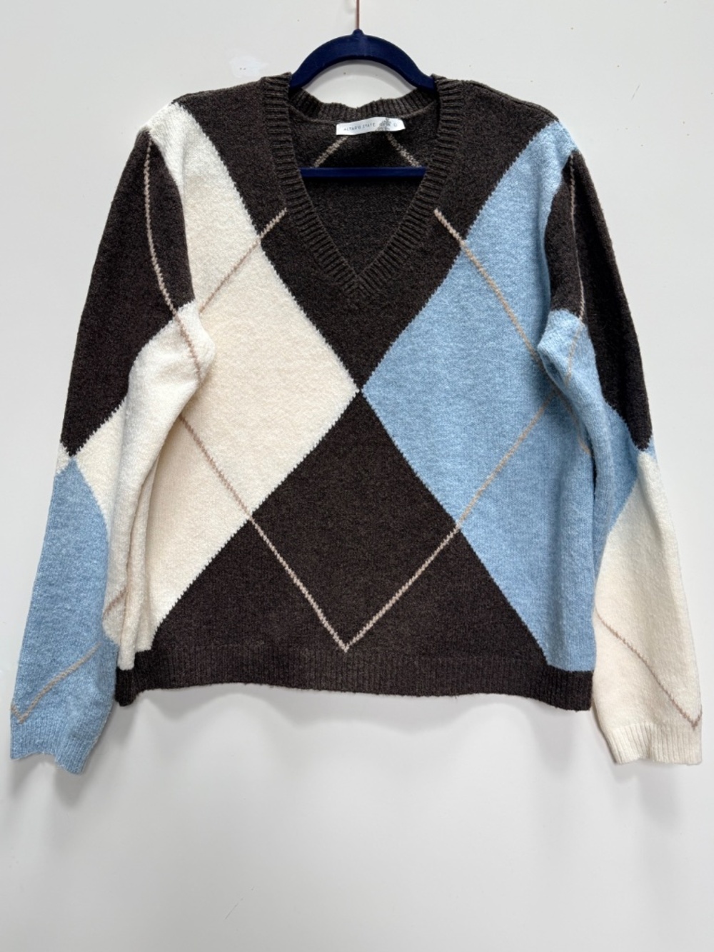 Altar'd State Relaxed Fit V-Neck Argyle Sweater in Blue, Cream & Dark Brown